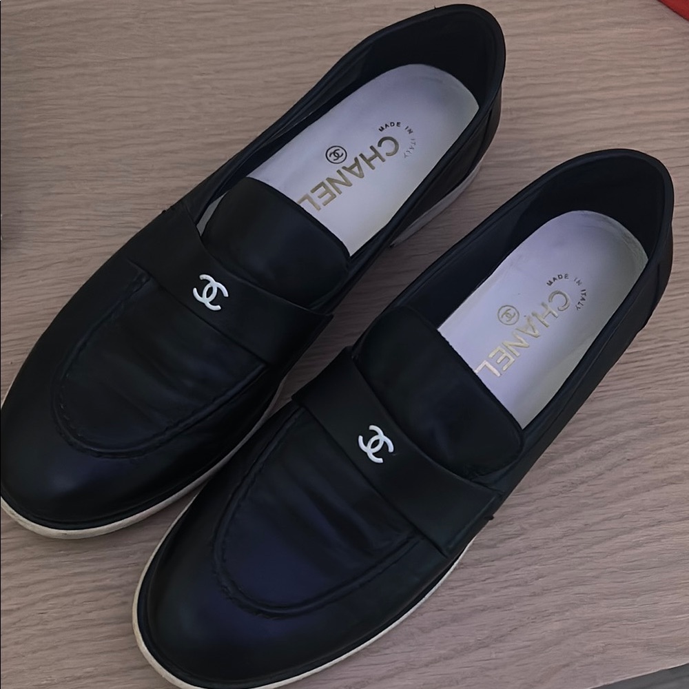 Chanel Womens Vintage Black Loafers